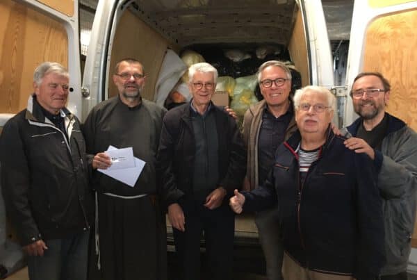 Broeder Franciszek en Bernhard van SMHO nemen essentiële goederen en financiële steun in ontvangst voor hun werk in Livv en Zaporizja, Oekraïne